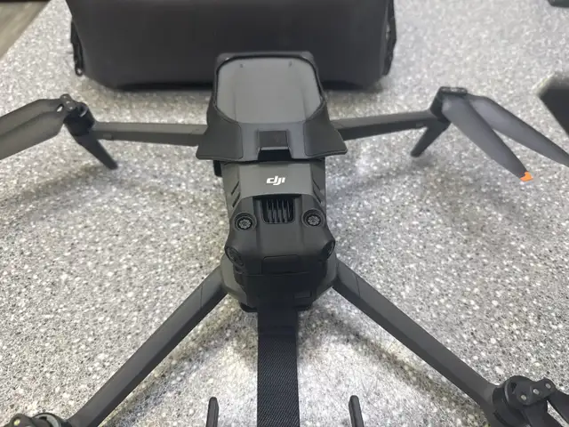 DJI Mavic 3 Cine drone in case - Photo 2