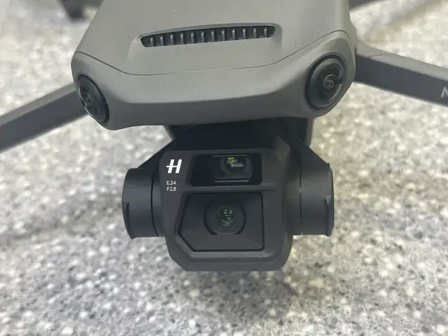 DJI Mavic 3 Cine drone in case - Photo 4
