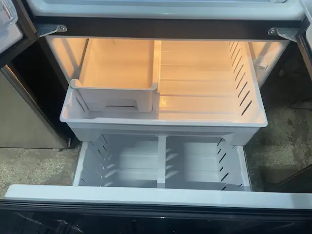 Réfrigérateur stainless foncé 30'' portes françaises Whirlpool - Photo 5
