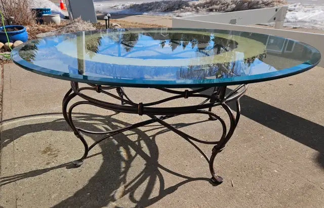 Coffee Table $75. Delivery Available