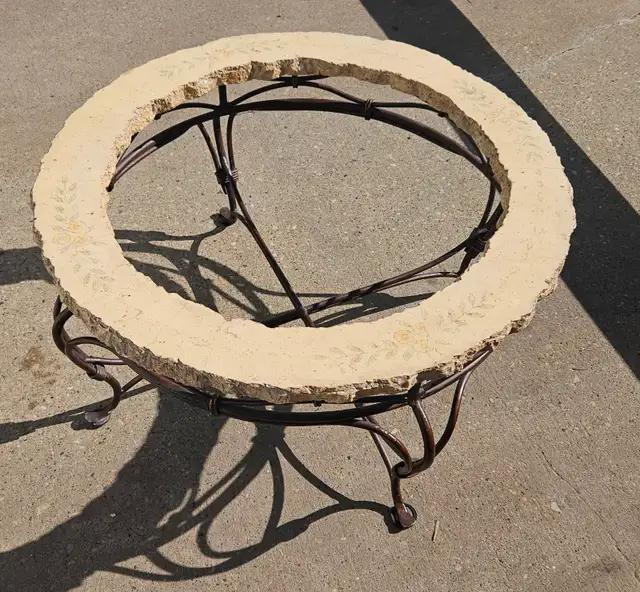 Coffee Table $75. Delivery Available - Photo 3