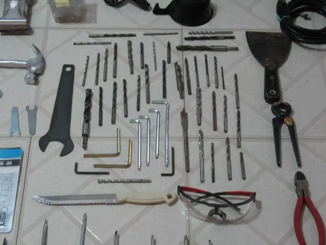 Hand Tools (400 pieces) , Power Tools, AND 1000's of Fasteners - Photo 10