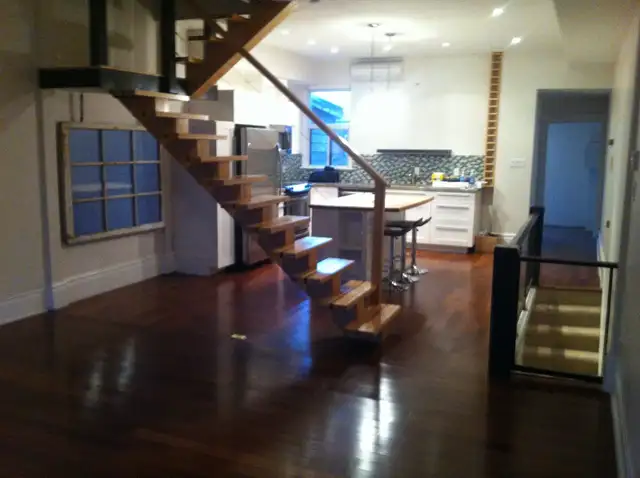 Prime South Riverdale: Renovated 2-Storey Row House - Photo 4