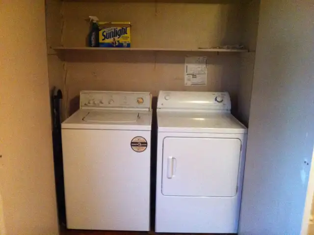 Prime South Riverdale: Renovated 2-Storey Row House - Photo 8