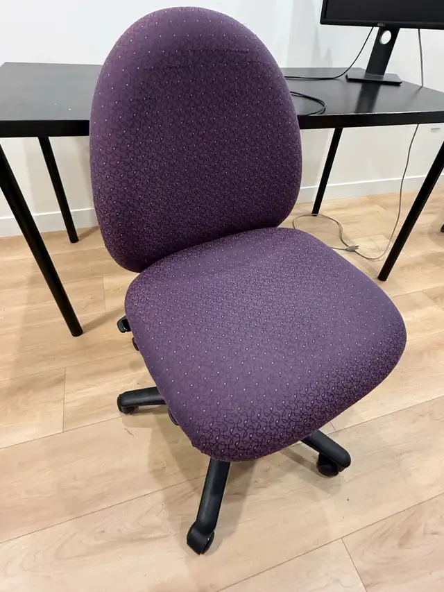 office chair - pickup only (near uofa)