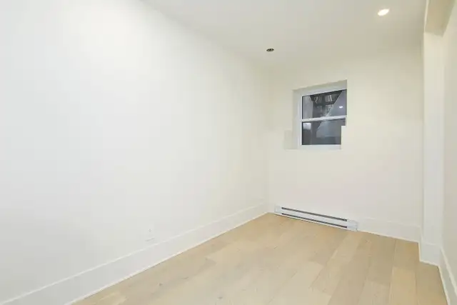Room in renovated 4 1/2, Plateau, June 1 — utilities included - Photo 6
