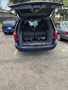 Dodge Caravan - Photo 2