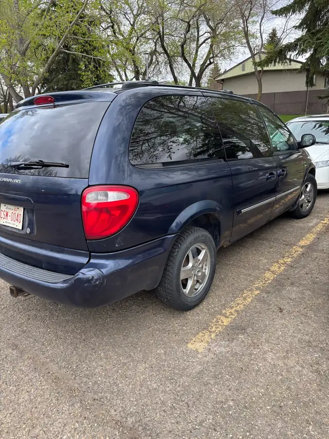 Dodge Caravan - Photo 4