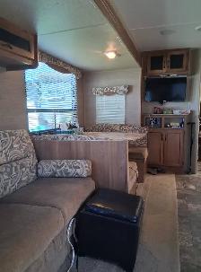 2015 Catalina 50th Anniversary Edition Couples Trailer. - Photo 2