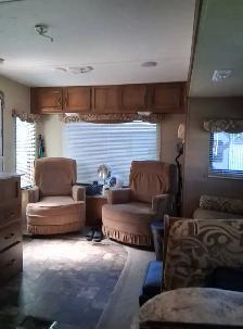 2015 Catalina 50th Anniversary Edition Couples Trailer. - Photo 4