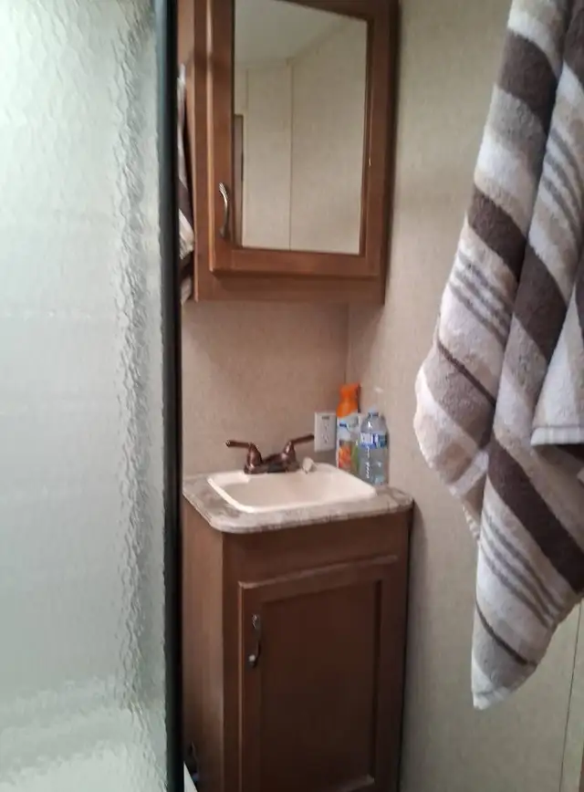 2015 Catalina 50th Anniversary Edition Couples Trailer. - Photo 5