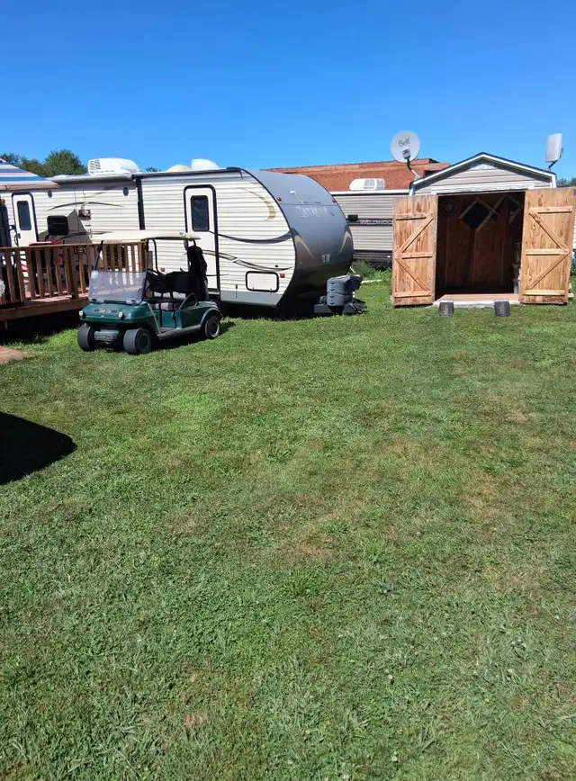 2015 Catalina 50th Anniversary Edition Couples Trailer. - Photo 9