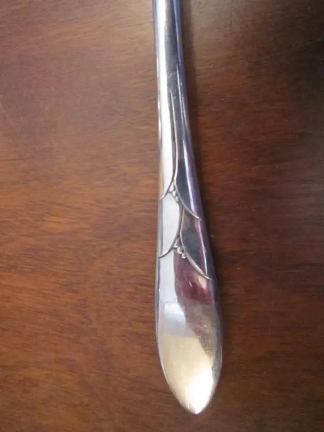 #22-72I  LADY HAMILTON silverware set for 8