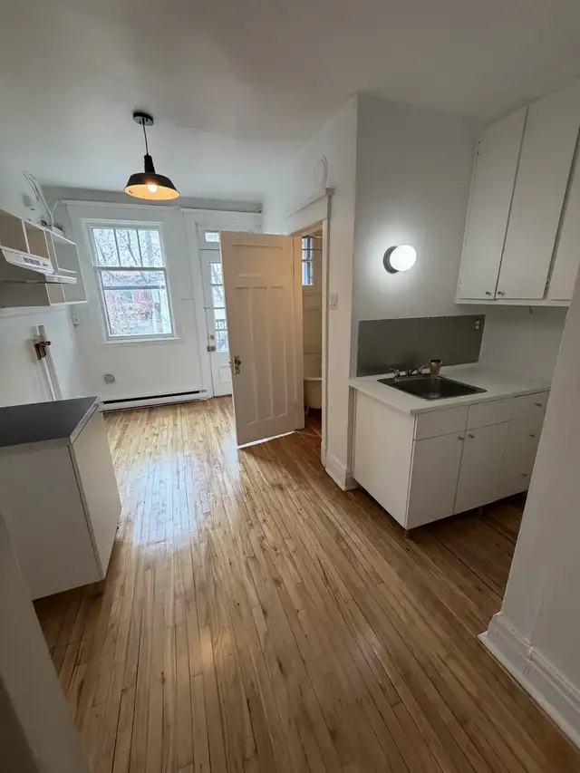 3 ½ Villeray Avec Cachet | Planchers de bois franc | - Photo 12