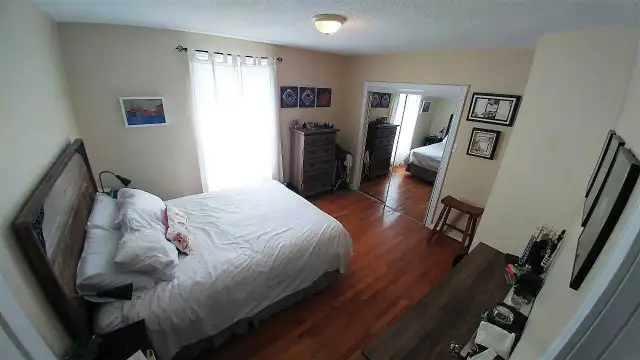Dufferin Grove apartment in house, with two bedrooms, maybe 3! - Photo 4
