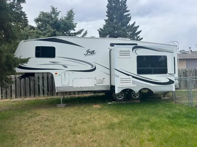 2006 26 ft Thor Jazz 5th Wheel trailer - Photo 2