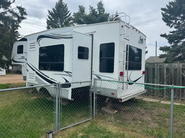 2006 26 ft Thor Jazz 5th Wheel trailer - Photo 3
