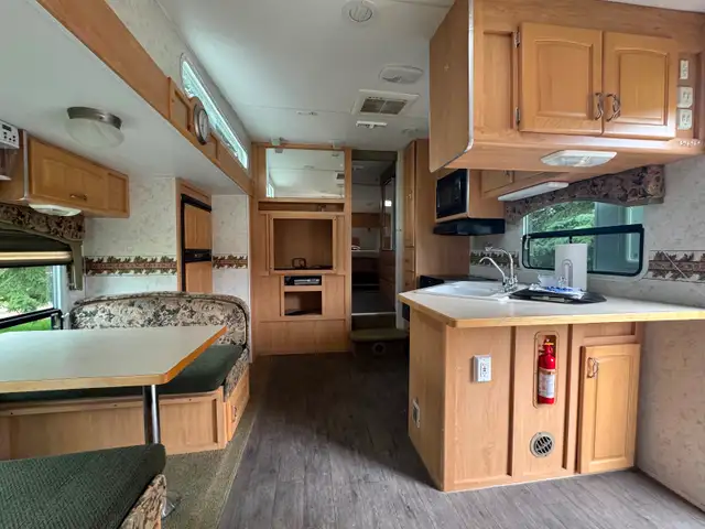 2006 26 ft Thor Jazz 5th Wheel trailer - Photo 5
