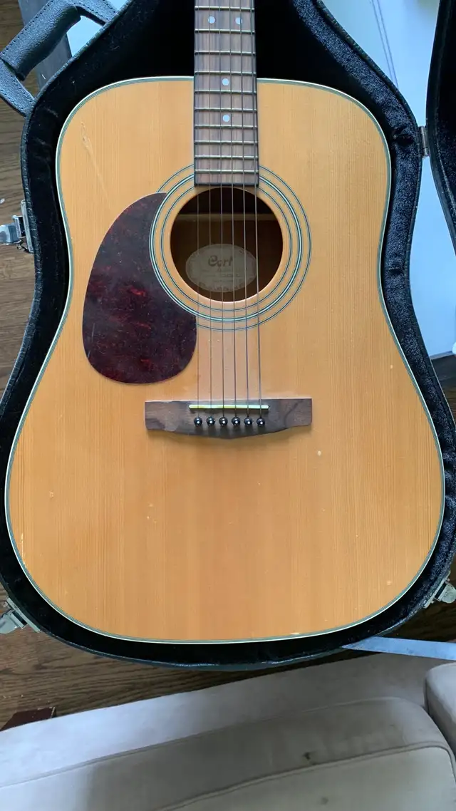 Left-Handed Cort Acoustic - Photo 2
