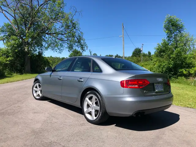 MINT 2010 AUDI A4 S-LINE QUATTRO - Photo 5