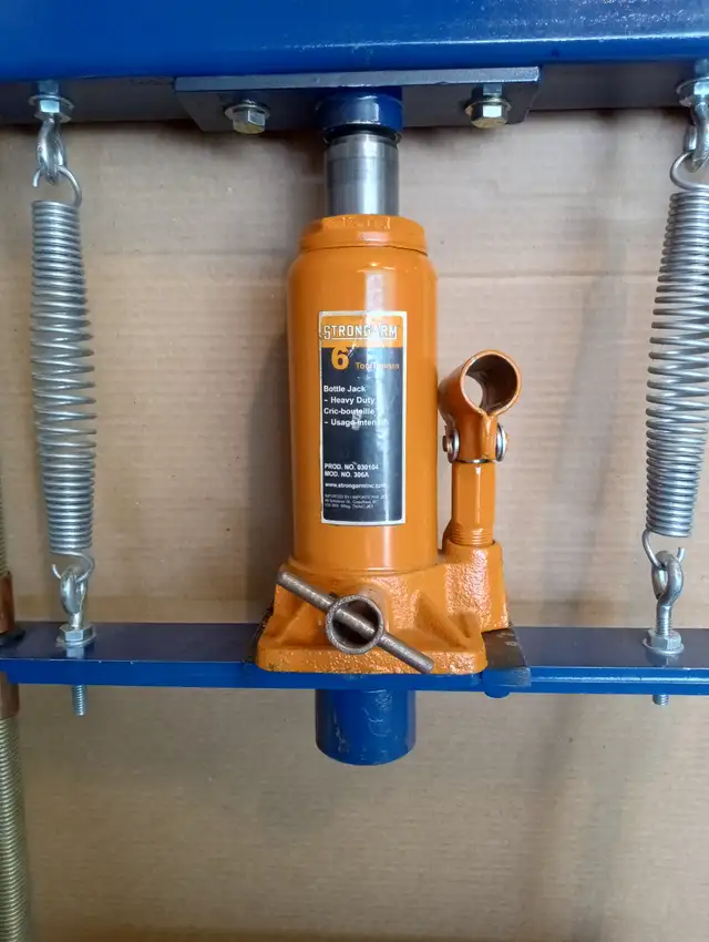 Hydraulic shop press (bench top) with 6-ton bottle jack. - Photo 2