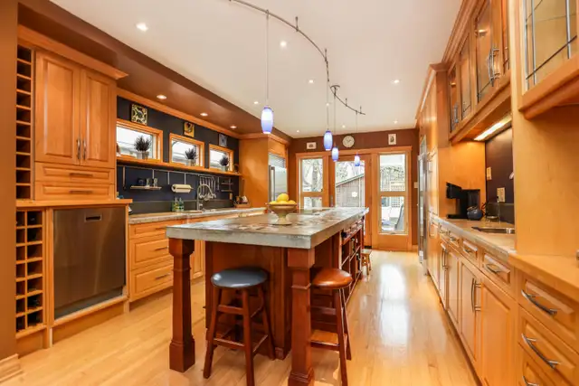 River Heights Gem!  Open House - Photo 3