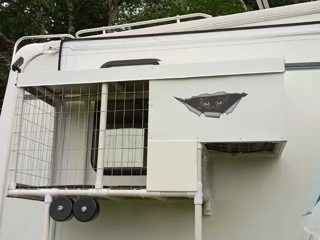 Custom ' Catio' Camper - Photo 2