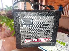 ROLAND Micro Cube Guitar Amplifier