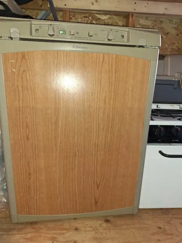 Dometic 2 Way Refrigerator