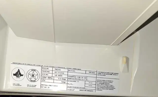 Dometic 2 Way Refrigerator - Photo 3