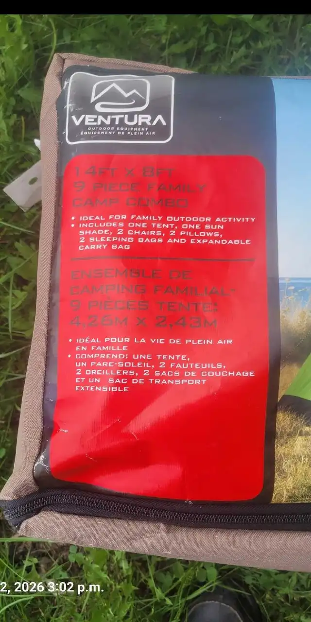 Camping tent w sleeping bags and chairs - Photo 4