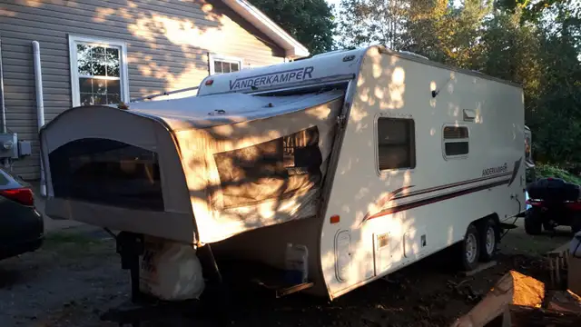 2000 Fleetwood Terry Travel Trailer - Photo 3