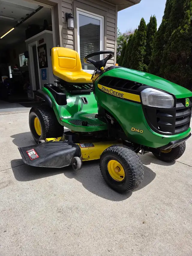 John deere d140 lawn tractor - Photo 2