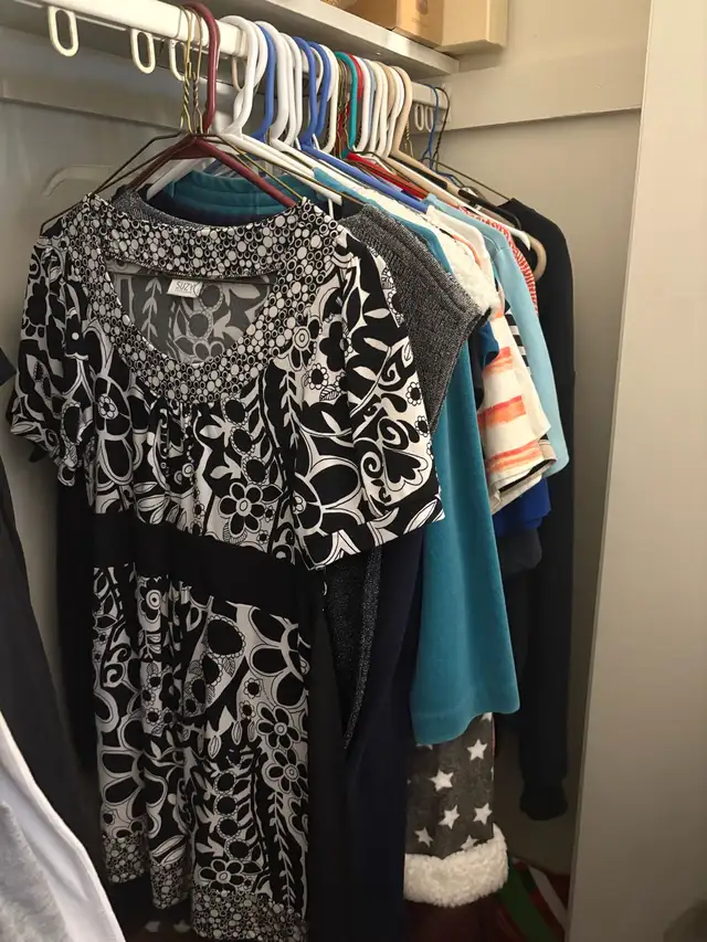 Moving Sale. Womens clothes, furniture, books etc. - Photo 3