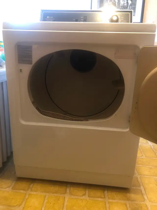 Maytag Heavy Duty Electric Clothes Dryer - excellent condition - Photo 7