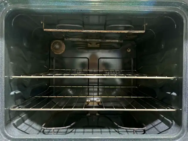 Ge Coil Top Stove (S4238)  $395 Free Delivery - Photo 4