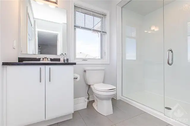 Barrhaven 2BDR, 2.5 Bath Townhouse in Half Moon Bay, July 1st - Photo 7
