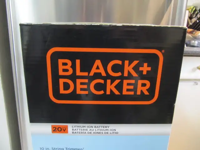 Black & Decker 20Volt Lithium String Trimmer & Surface Sweeper - Photo 3