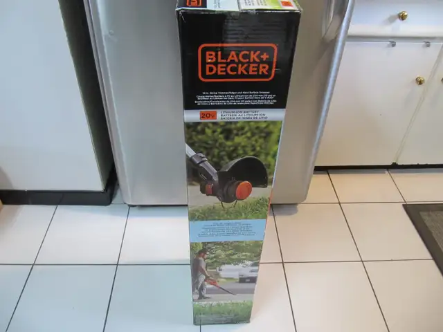 Black & Decker 20Volt Lithium String Trimmer & Surface Sweeper - Photo 7