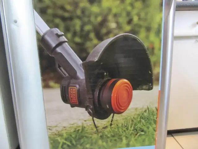 Black & Decker 20Volt Lithium String Trimmer & Surface Sweeper - Photo 8