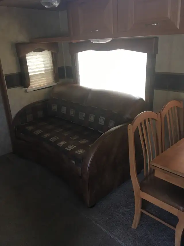 2007 Keystone Raptor Toy Hauler 37.5ft tri axle - Photo 6