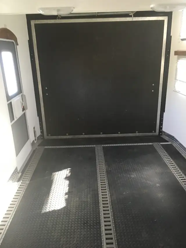 2007 Keystone Raptor Toy Hauler 37.5ft tri axle - Photo 8