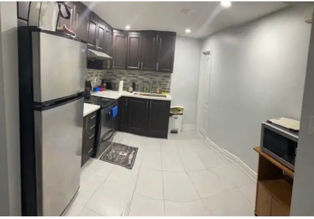2 bedrooms basement for rent in Brampton. - Photo 4