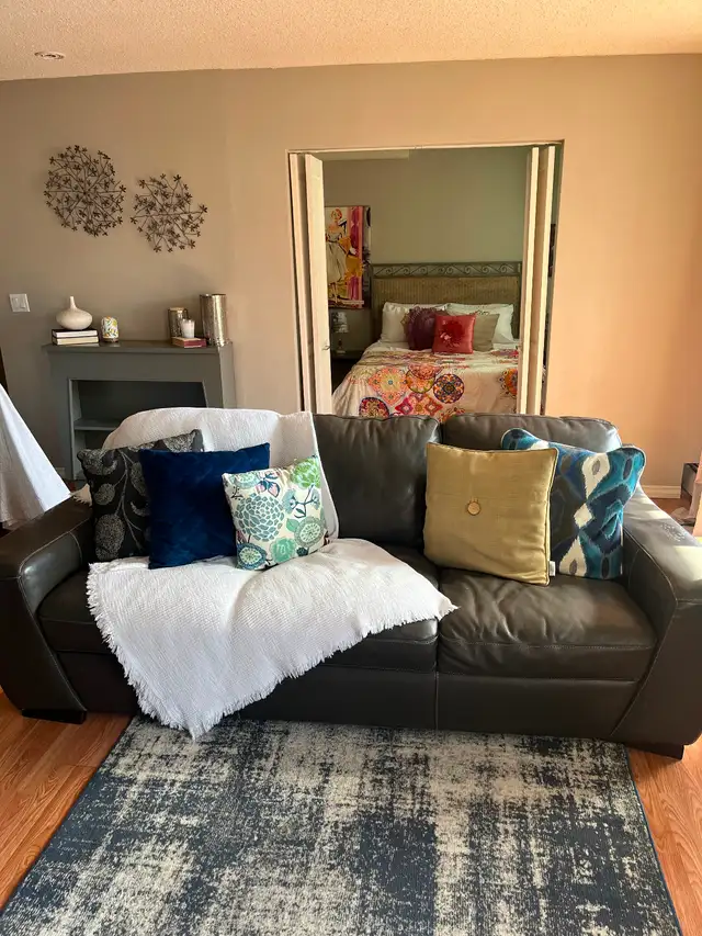 Gorgeous 1 bedroom avail June 1st - Photo 3