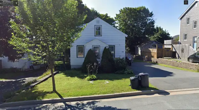 June 1st/July 1st/ 3 Bed 2 Bath 3 Level Home 44 Coronation Ave - Photo 6
