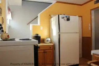 June 1st/July 1st/ 3 Bed 2 Bath 3 Level Home 44 Coronation Ave - Photo 8