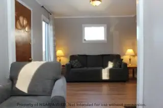 June 1st/July 1st/ 3 Bed 2 Bath 3 Level Home 44 Coronation Ave - Photo 10