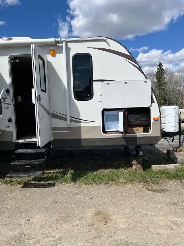 2013 JAYCO WHITEHAWK ULTRA LIGHT 27 FOOT DSRB HOLIDAY TRAILER - Photo 5