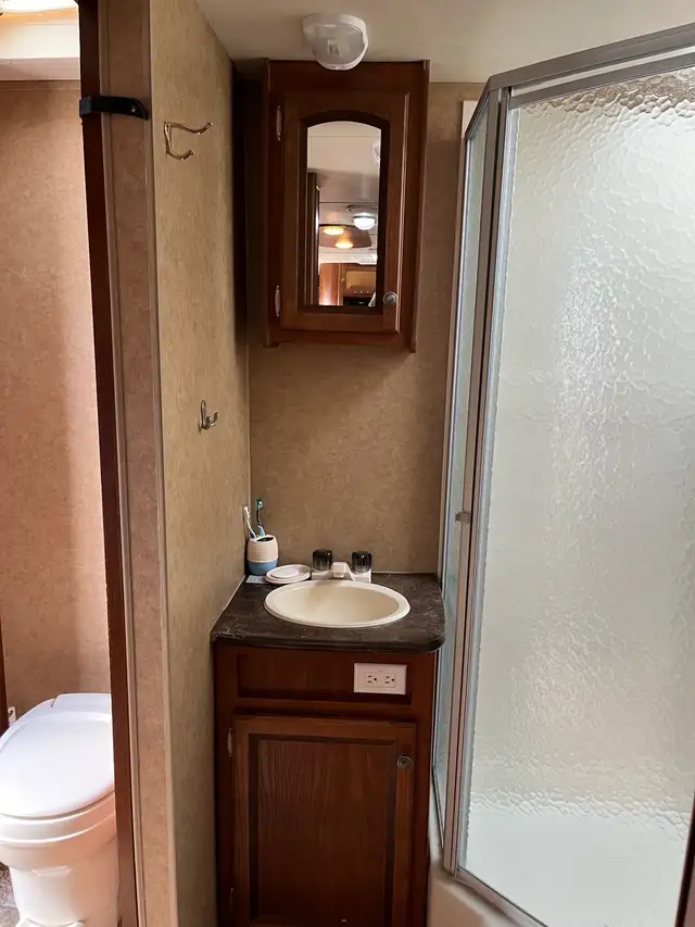 2013 JAYCO WHITEHAWK ULTRA LIGHT 27 FOOT DSRB HOLIDAY TRAILER - Photo 6