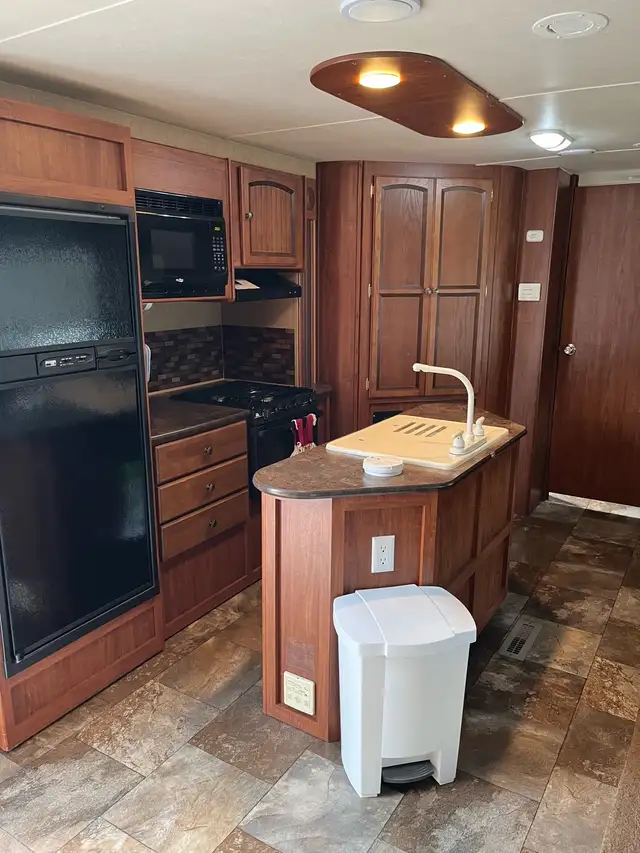2013 JAYCO WHITEHAWK ULTRA LIGHT 27 FOOT DSRB HOLIDAY TRAILER - Photo 7